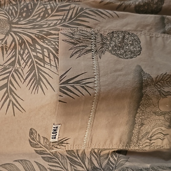 Hurley, aloha, tailored fit, button down, short sleeved, shirt - Picture 3 of 5